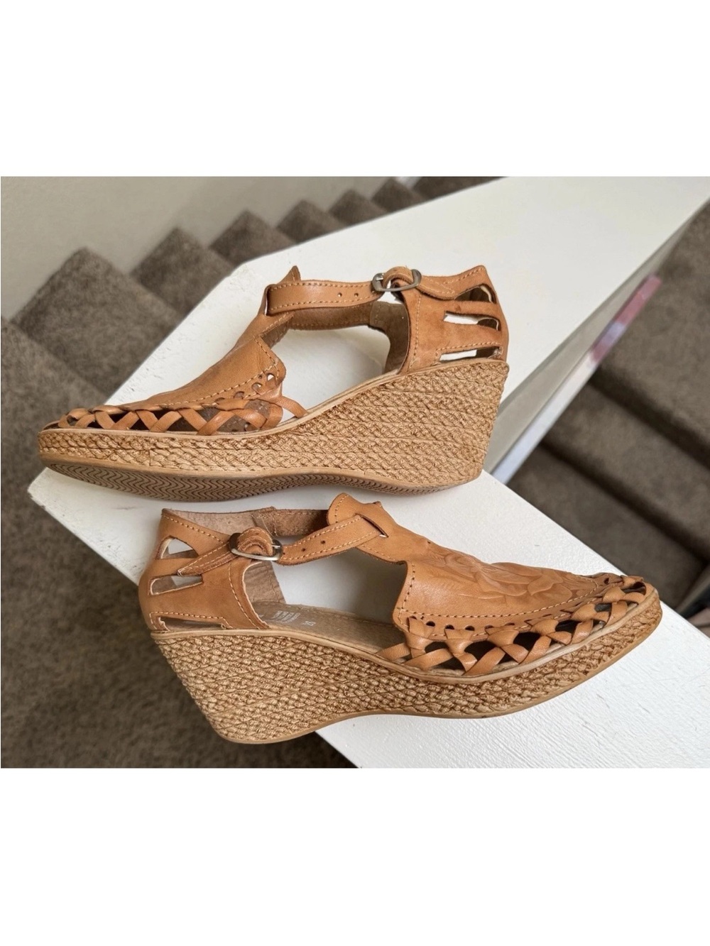 Armandos Leather Huarache Wedge Sandals Tan Rose Embossed Size 9 26 Mexican Boho - Picture 7 of 12
